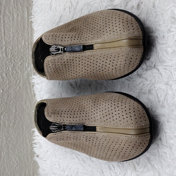 Life Stride Dusty Tan Suede Leather Upper Almond Toe Low Heel Slip On Mule Shoe - Picture 2 of 16